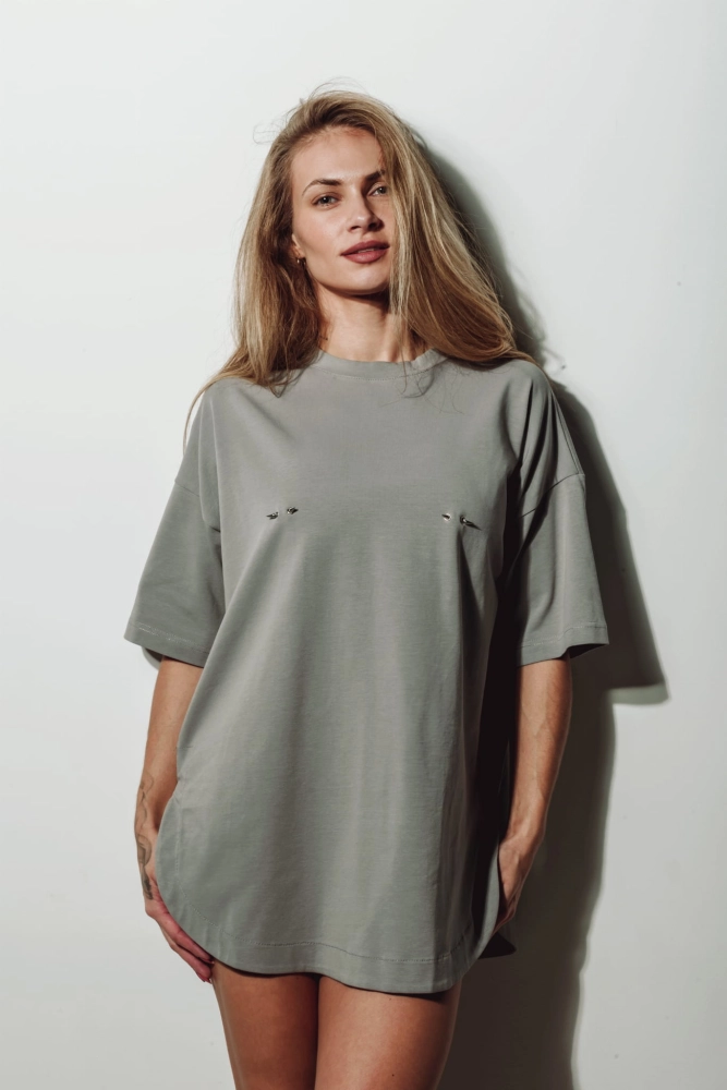 Loose oversize T-Shirt PIERCED by MN with earrings (1)